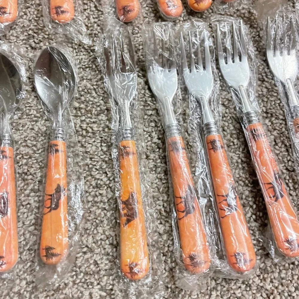 32 Tienshan BEAR MOOSE COUNTRY Stainless Silverware Flatware Folk 8 pc setting
